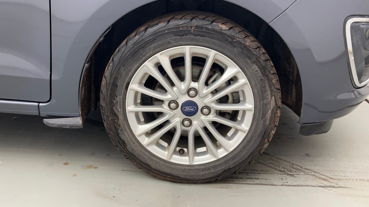 Used 2019 Ford Figo Aspire Titanium Plus 1.2 Ti-VCT Petrol Manual tyres RIGHT FRONT TYRE RIM VIEW