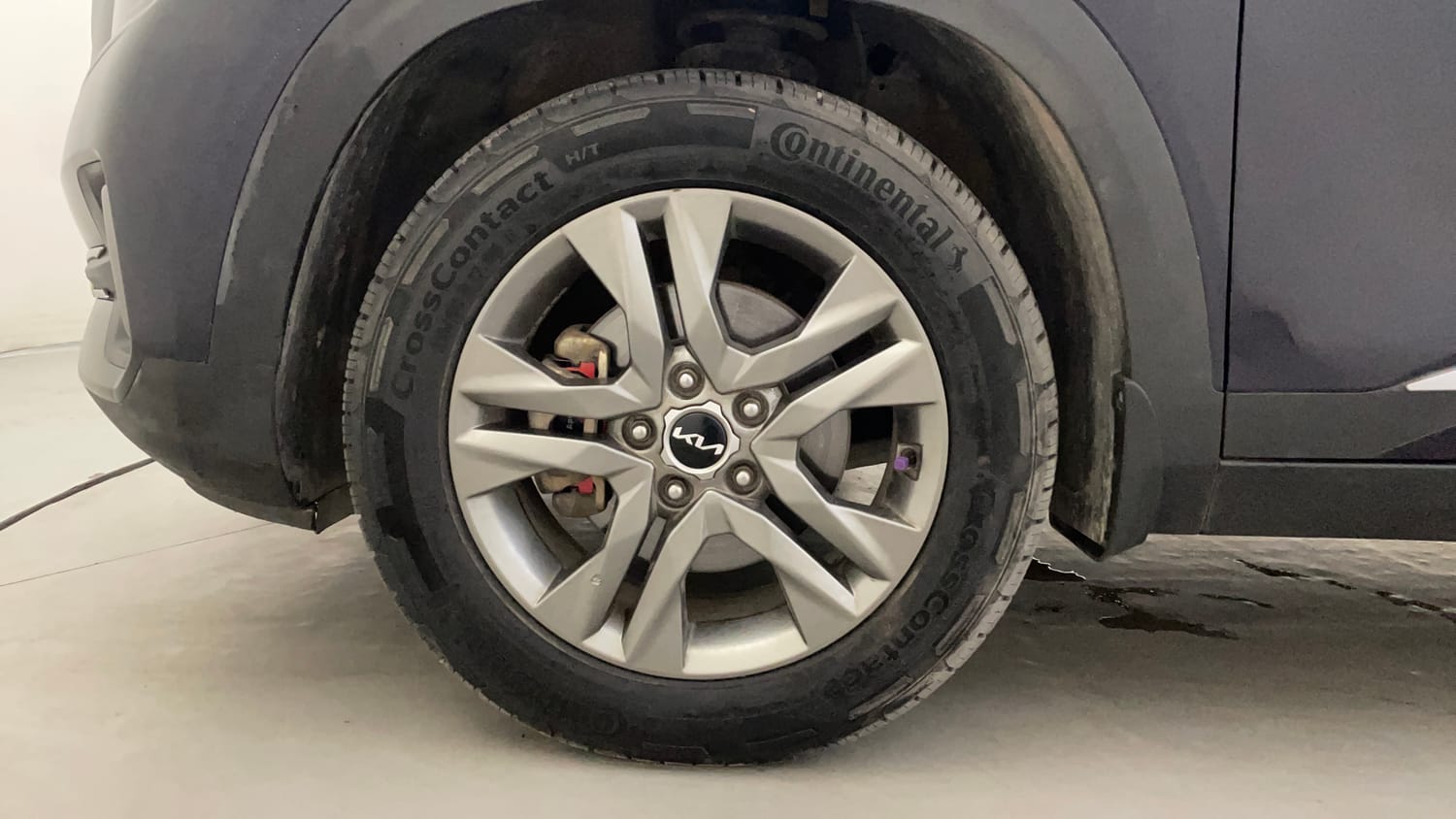 Used 2023 kia Seltos HTX 1.5 Petrol IVT Petrol Automatic tyres LEFT FRONT TYRE RIM VIEW