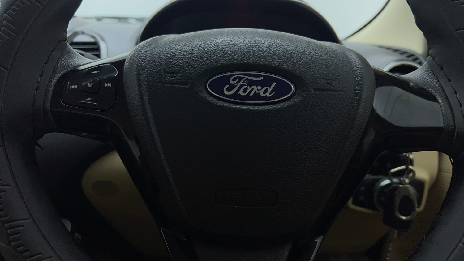 Used 2018 Ford Figo Aspire Titanium 1.2 Ti-VCT Petrol Manual top_features Steering mounted controls