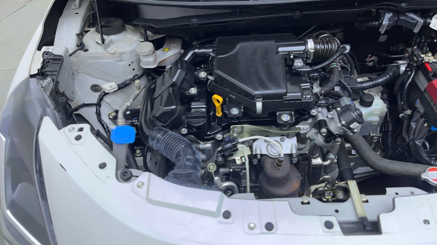 Used 2025 Maruti Suzuki Swift VXi (O) AMT Petrol Automatic engine ENGINE RIGHT SIDE VIEW