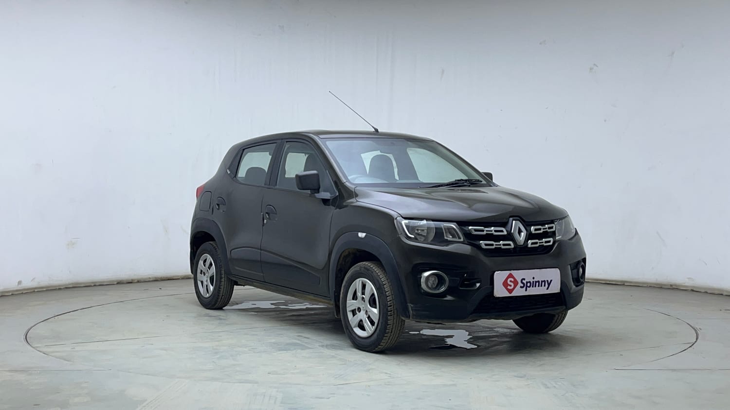 Used 2015 Renault Kwid RXT Petrol Manual exterior RIGHT FRONT CORNER VIEW