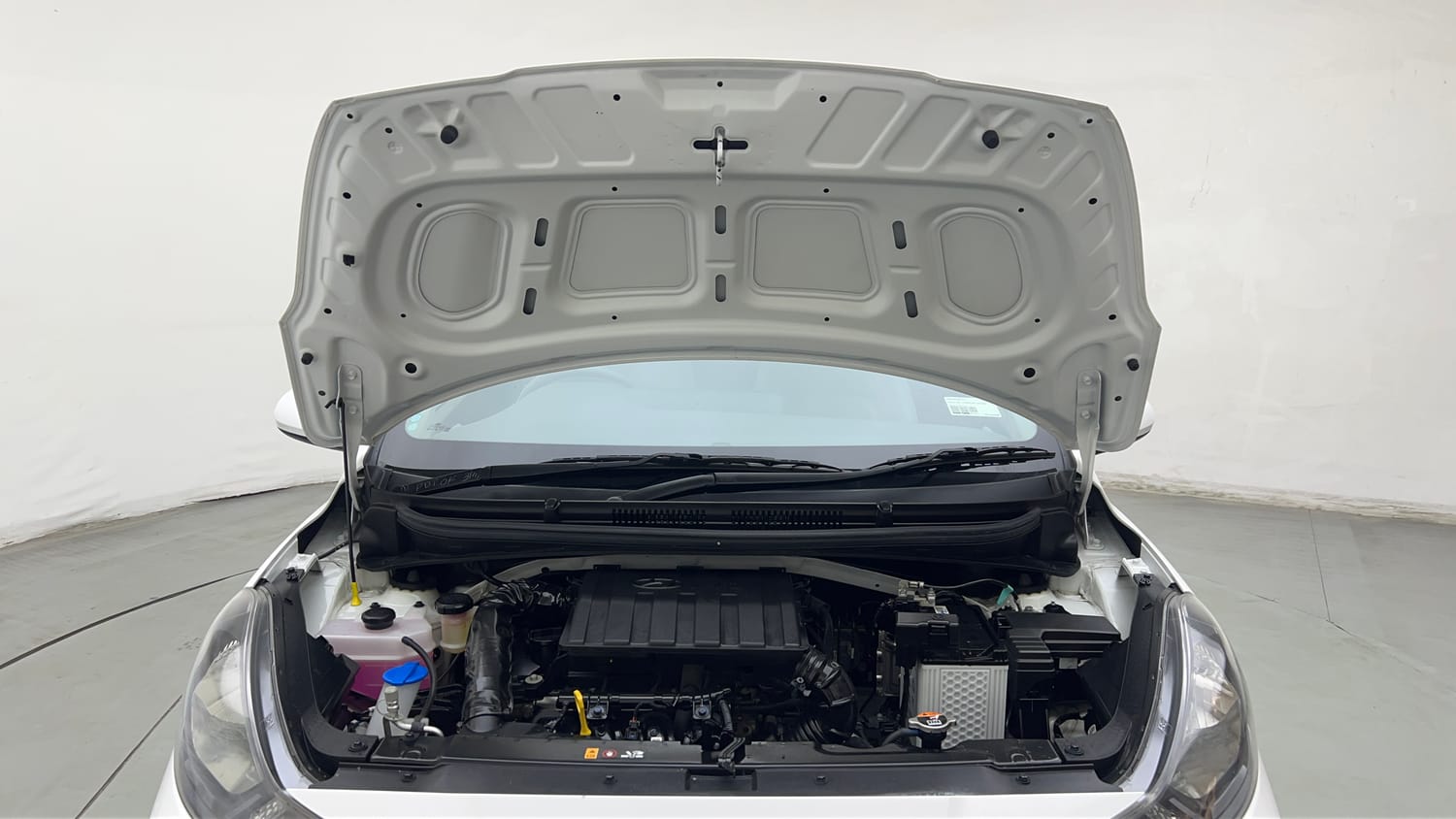 Used 2026 Hyundai Grand i10 Nios Magna 1.2 Kappa Petrol Manual engine ENGINE & BONNET OPEN FRONT VIEW