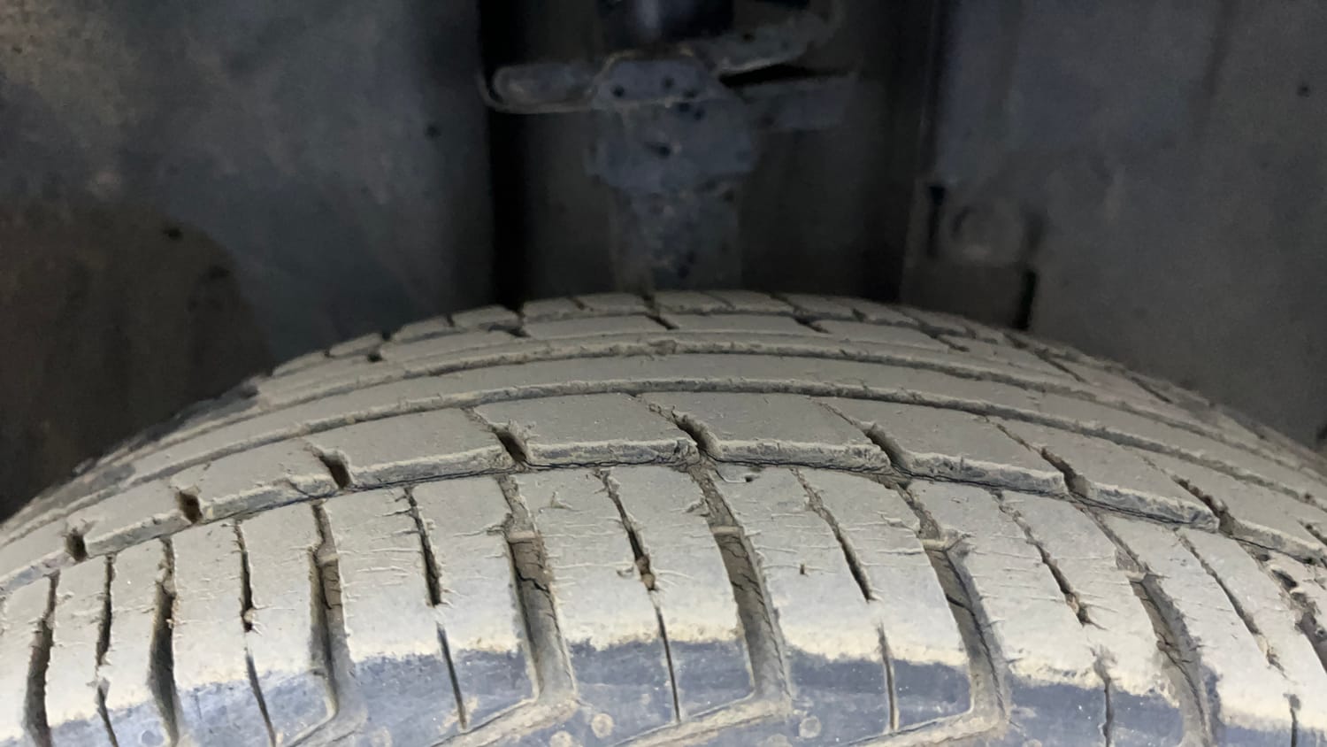 Used 2015 Renault Kwid RXT Petrol Manual tyres RIGHT FRONT TYRE TREAD VIEW
