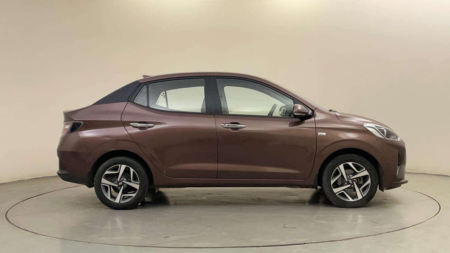 Used 2020 Hyundai Aura SX Plus 1.2 AMT Petrol Petrol Automatic exterior RIGHT SIDE VIEW