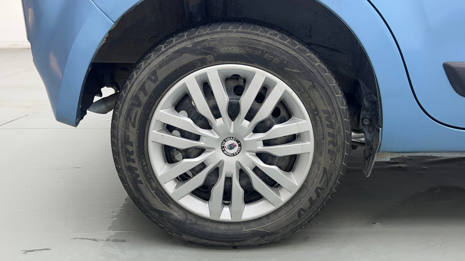 Used 2020 Maruti Suzuki Wagon R VXi 1.2 Petrol Manual tyres RIGHT REAR TYRE RIM VIEW