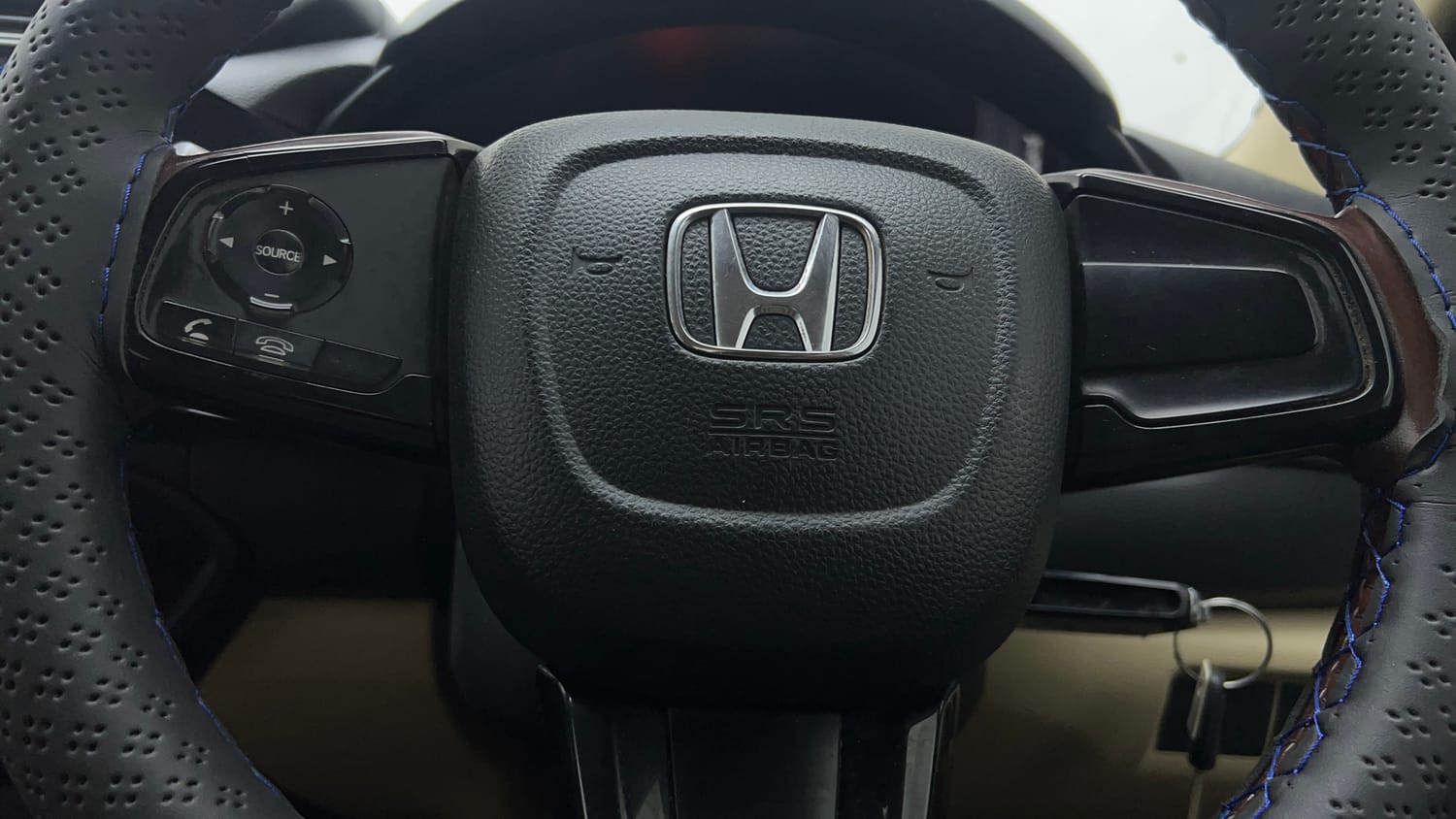 Used 2020 Honda Amaze 1.2 S MT Petrol Petrol Manual top_features Steering mounted controls