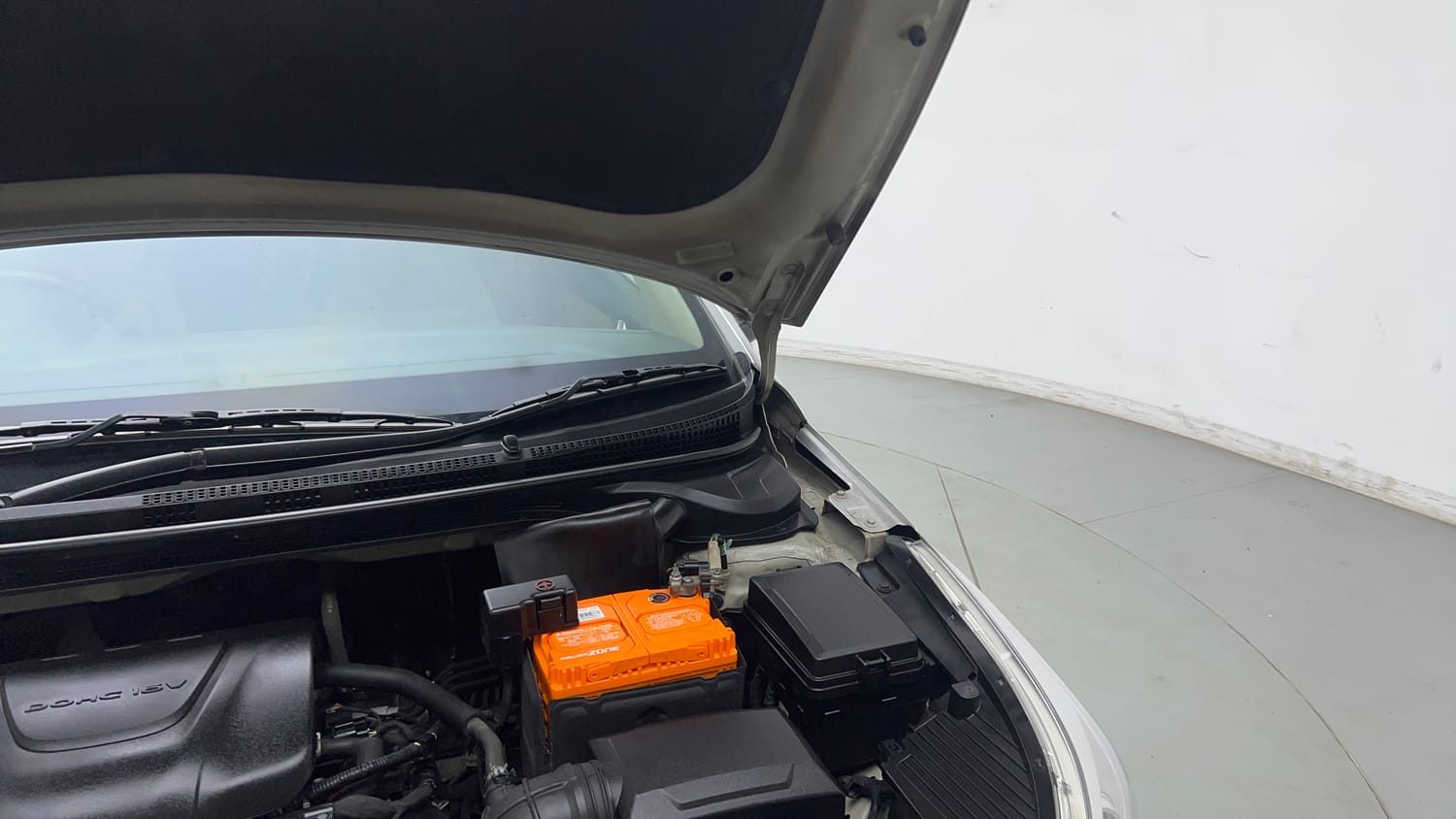 Used 2017 Hyundai Verna SX (O) 1.6 VTVT AT Petrol Automatic engine ENGINE LEFT SIDE HINGE & APRON VIEW