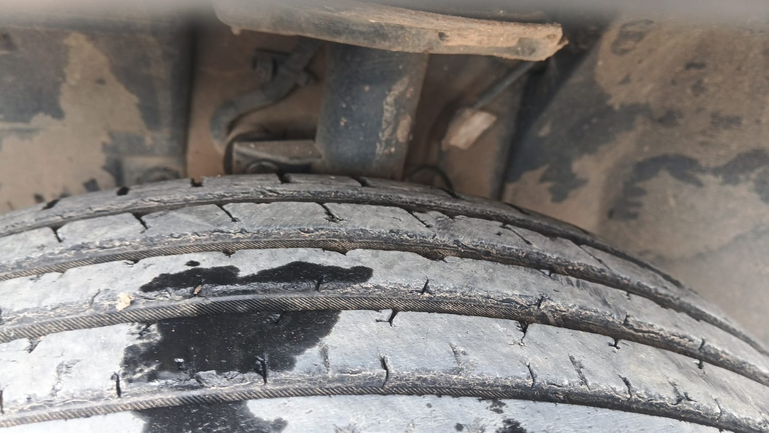 Used 2022 Tata Punch Creative MT Petrol Manual tyres LEFT FRONT TYRE TREAD VIEW