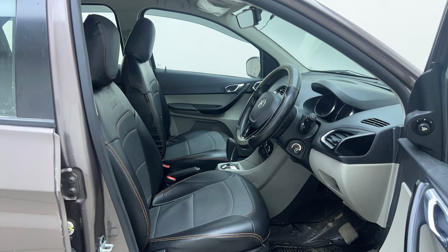 Used 2018 Tata Tiago Revotron XZA Petrol Automatic interior RIGHT SIDE FRONT DOOR CABIN VIEW