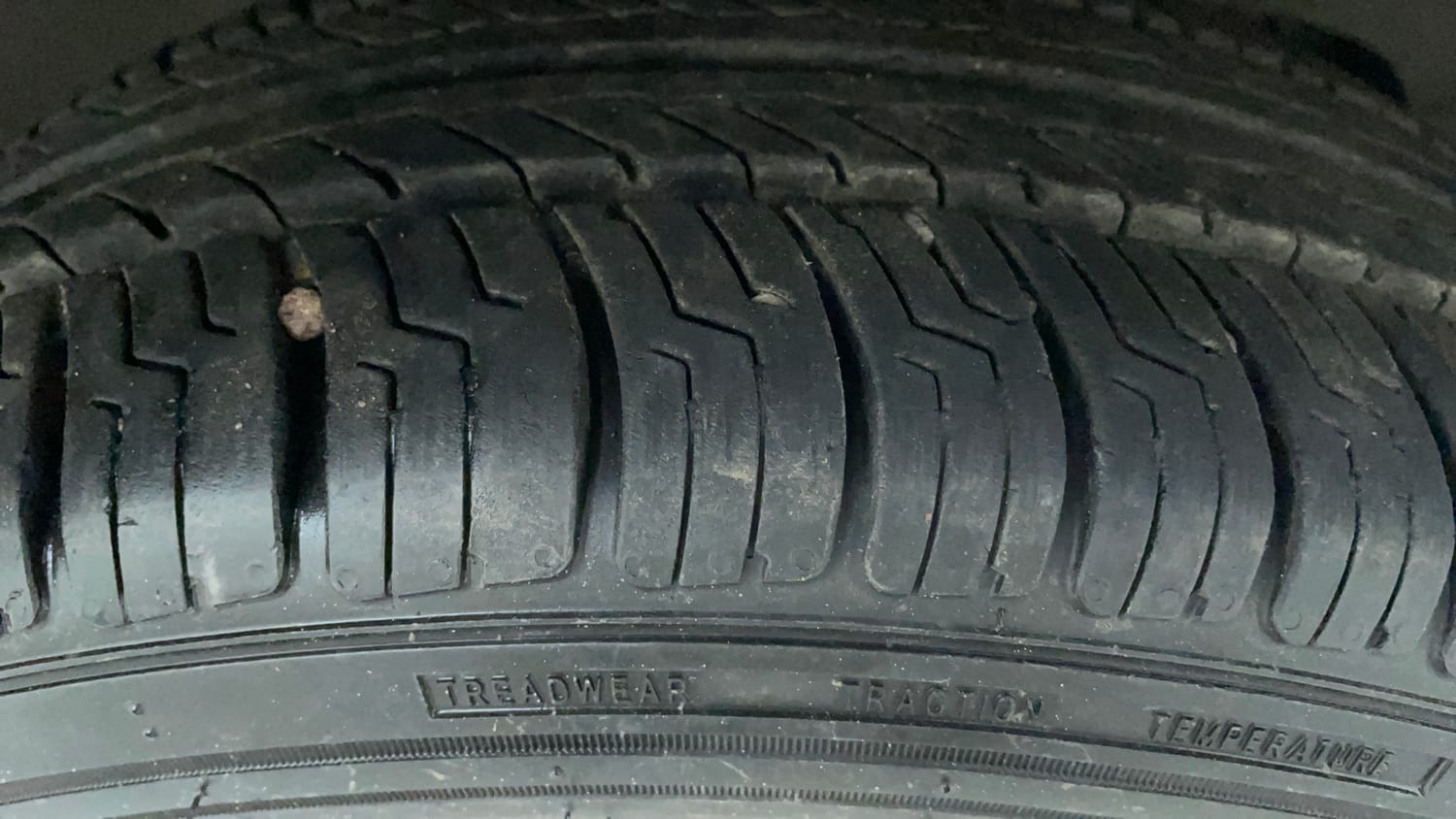 Used 2016 Tata Tiago Revotron XT Petrol Manual tyres RIGHT FRONT TYRE TREAD VIEW