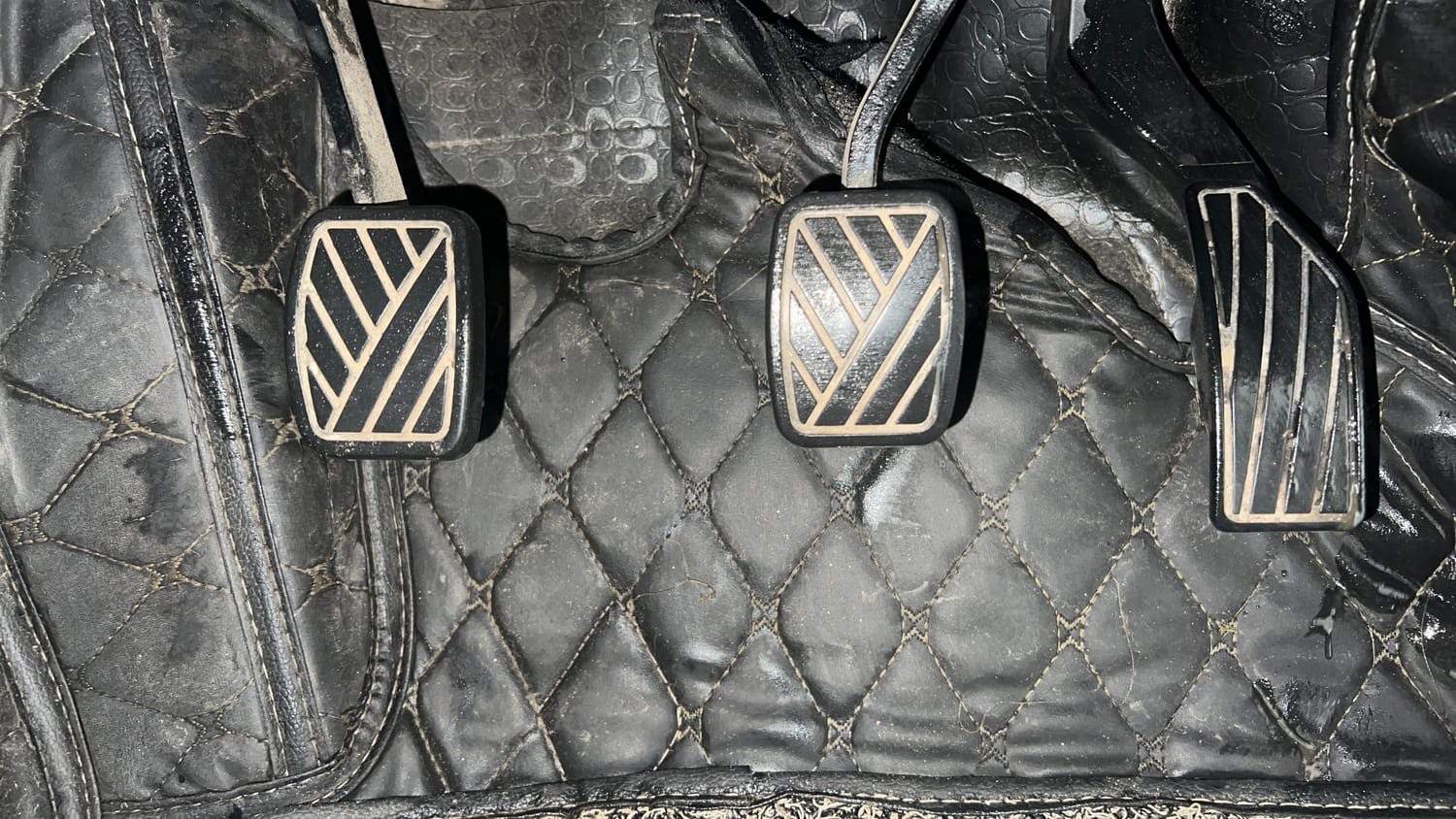Used 2022 Maruti Suzuki Brezza Zxi Plus Dual Tone Petrol Manual interior PEDALS VIEW