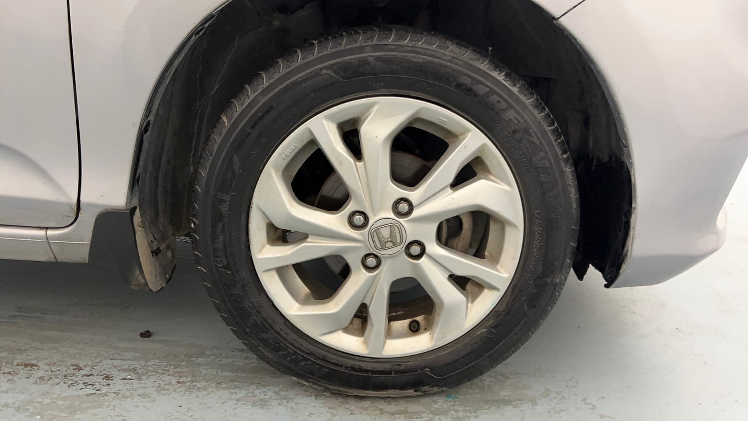 Used 2021 Honda Amaze 1.2 V MT Petrol Petrol Manual tyres RIGHT FRONT TYRE RIM VIEW