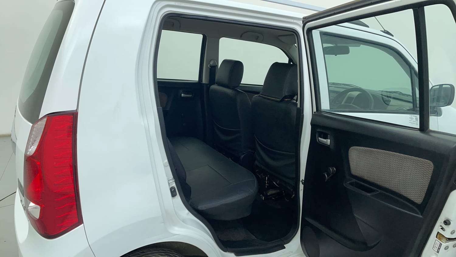 Used 2013 Maruti Suzuki Wagon R LXI Petrol Manual interior RIGHT SIDE REAR DOOR CABIN VIEW