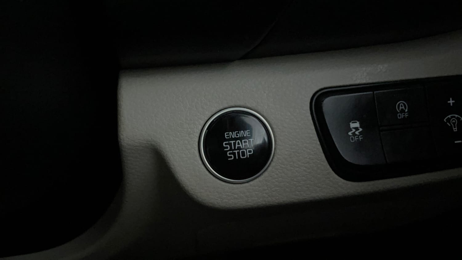 Used 2023 kia Seltos HTX 1.5 Petrol IVT Petrol Automatic top_features Keyless start