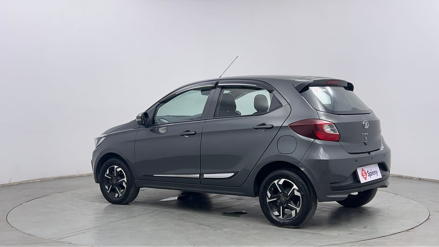 Used 2020 Tata Tiago XT Petrol Manual exterior LEFT REAR CORNER VIEW