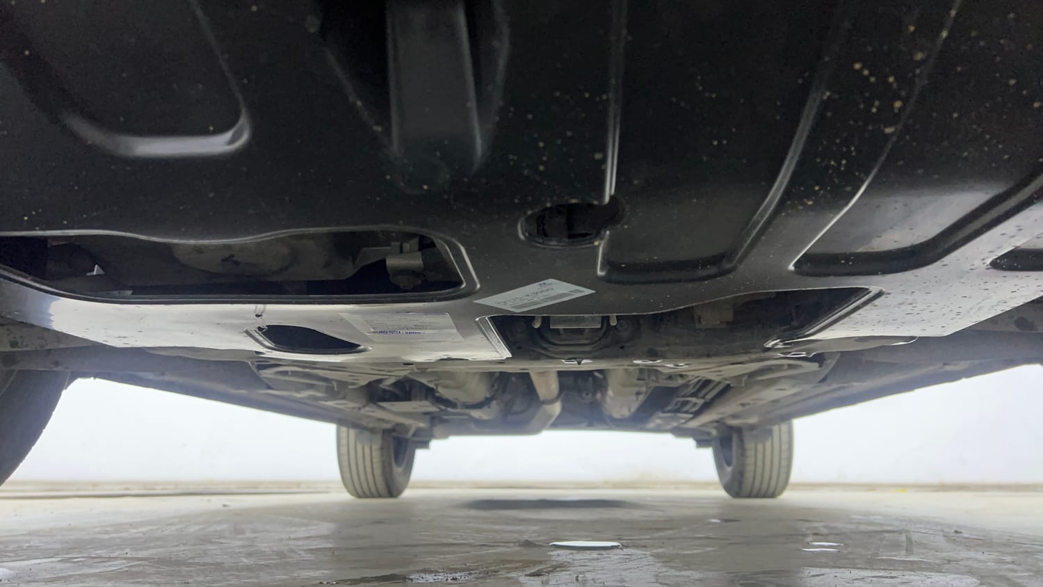Used 2022 Hyundai Venue SX (O) 1.5 CRDi Diesel Manual extra FRONT LEFT UNDERBODY VIEW