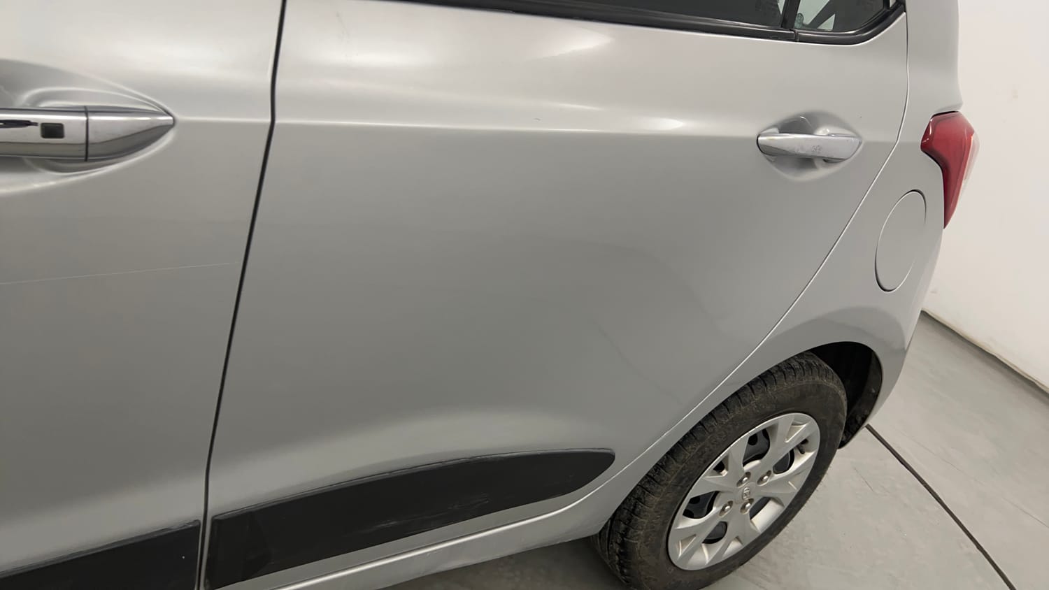 Used 2014 Hyundai Grand i10 Sportz 1.2 Kappa VTVT Petrol Manual dents MINOR SCRATCH