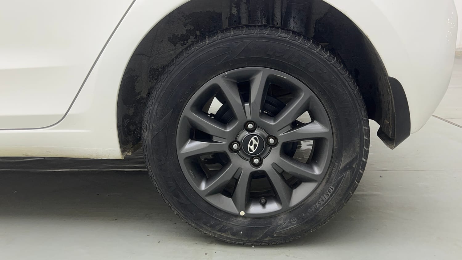 Used 2019 Hyundai Elite i20 Sportz Plus 1.2 Petrol Manual tyres LEFT REAR TYRE RIM VIEW