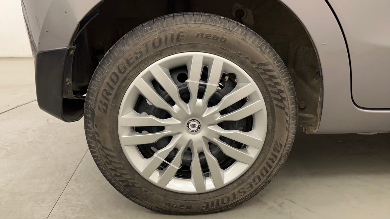 Used 2016 Maruti Suzuki Celerio VXi AMT Petrol Automatic tyres RIGHT REAR TYRE RIM VIEW