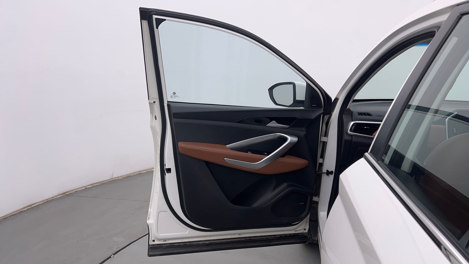 Used 2021 MG Motors Hector Plus Sharp 2.0 Diesel Turbo MT 6-STR Diesel Manual interior LEFT FRONT DOOR OPEN VIEW