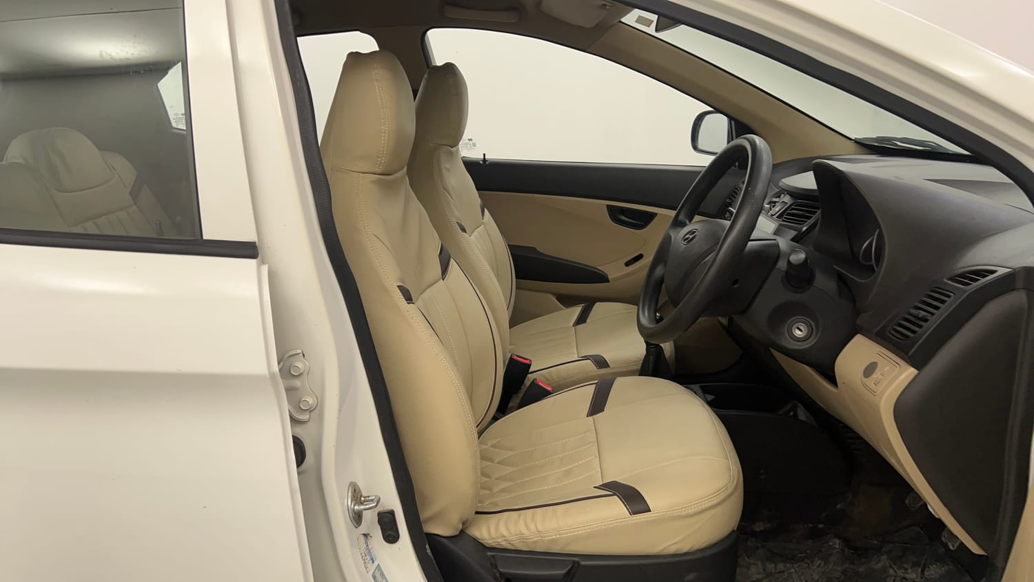 Used 2019 Hyundai Eon Magna + Petrol Manual interior RIGHT SIDE FRONT DOOR CABIN VIEW
