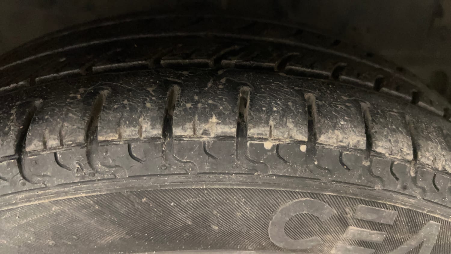 Used 2019 Hyundai Eon Magna + Petrol Manual tyres RIGHT FRONT TYRE TREAD VIEW