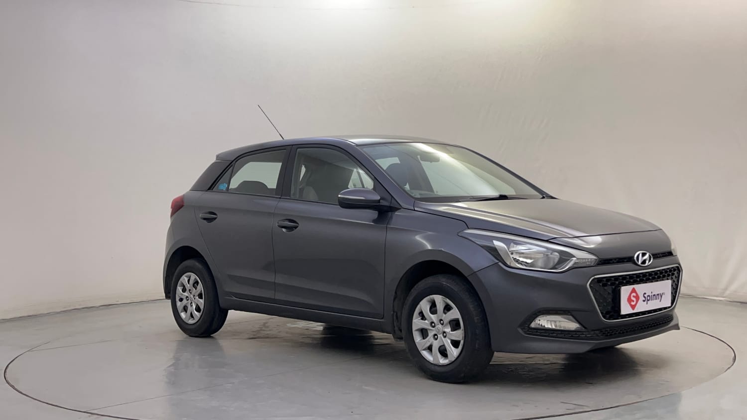 Used 2018 Hyundai Elite i20 Sportz 1.2 Petrol Manual exterior RIGHT FRONT CORNER VIEW