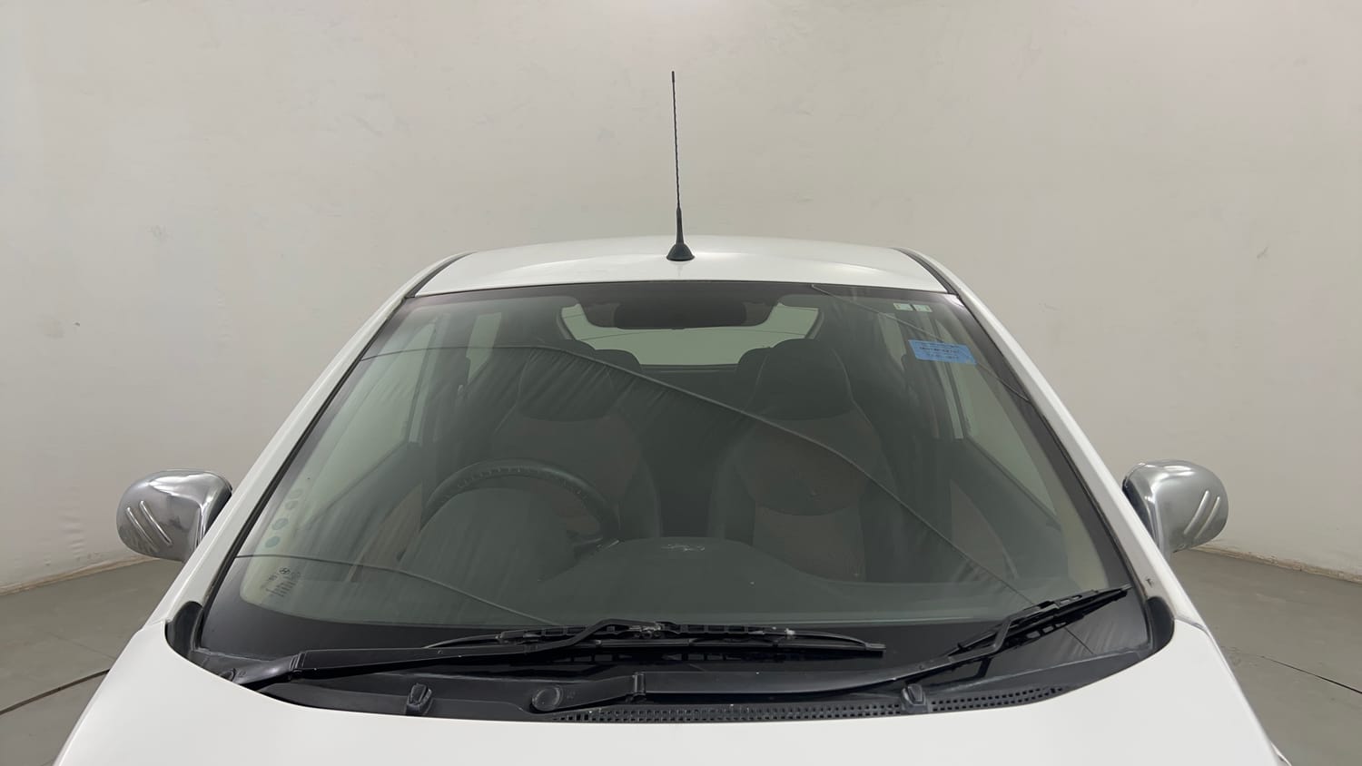 Used 2017 Hyundai Eon Magna + Petrol Manual exterior FRONT WINDSHIELD VIEW