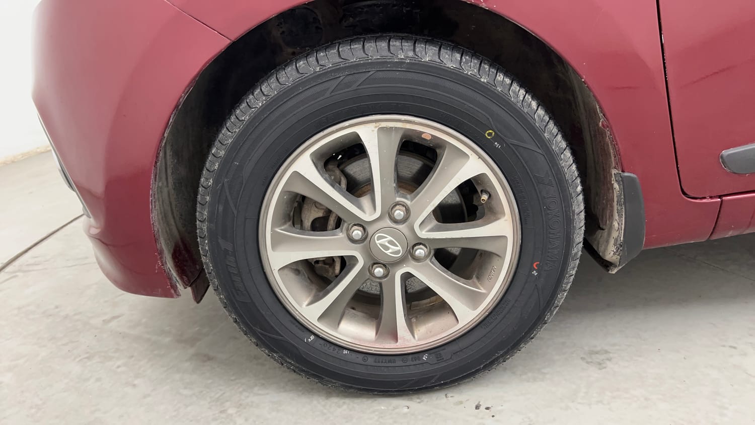 Used 2013 Hyundai Grand i10 Asta 1.2 Kappa VTVT (O) Petrol Manual tyres LEFT FRONT TYRE RIM VIEW