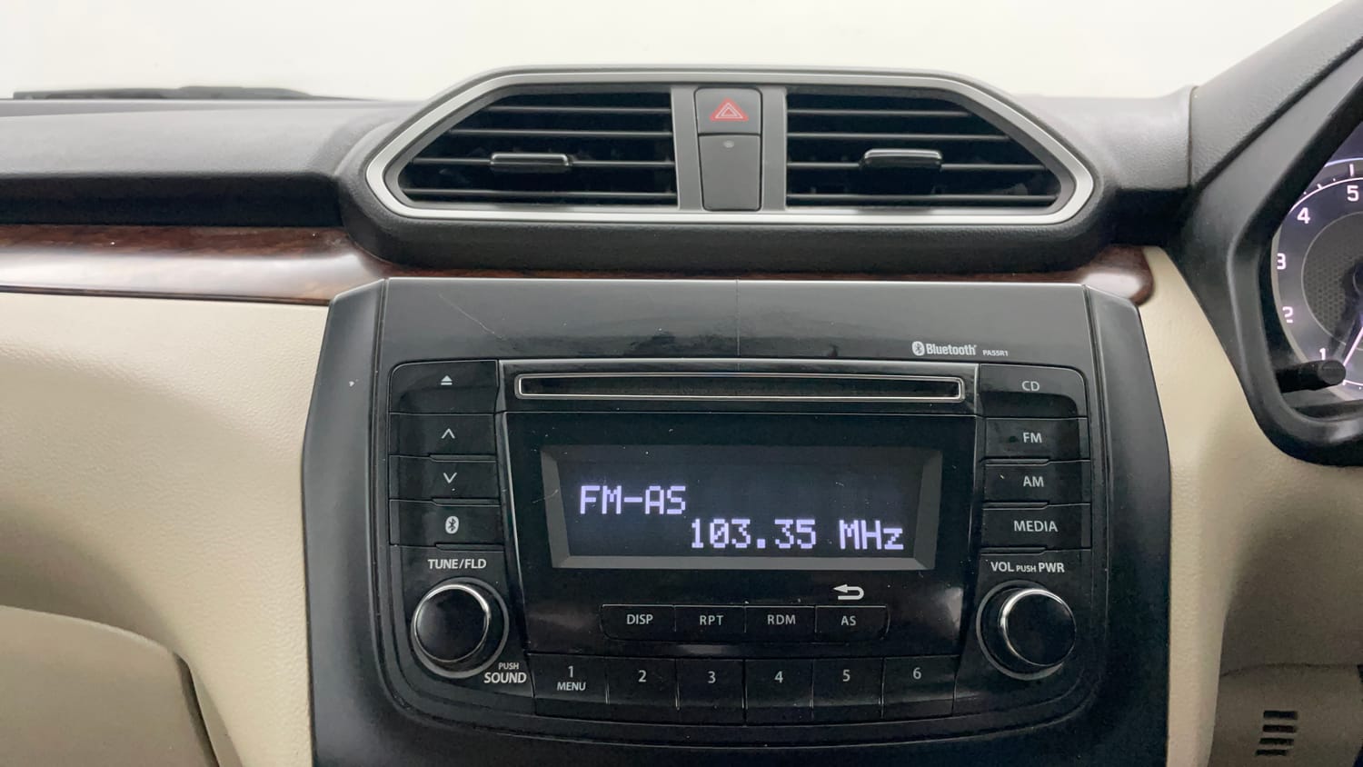Used 2019 Maruti Suzuki Dzire ZXi AMT Petrol Automatic interior MUSIC SYSTEM & AC CONTROL VIEW