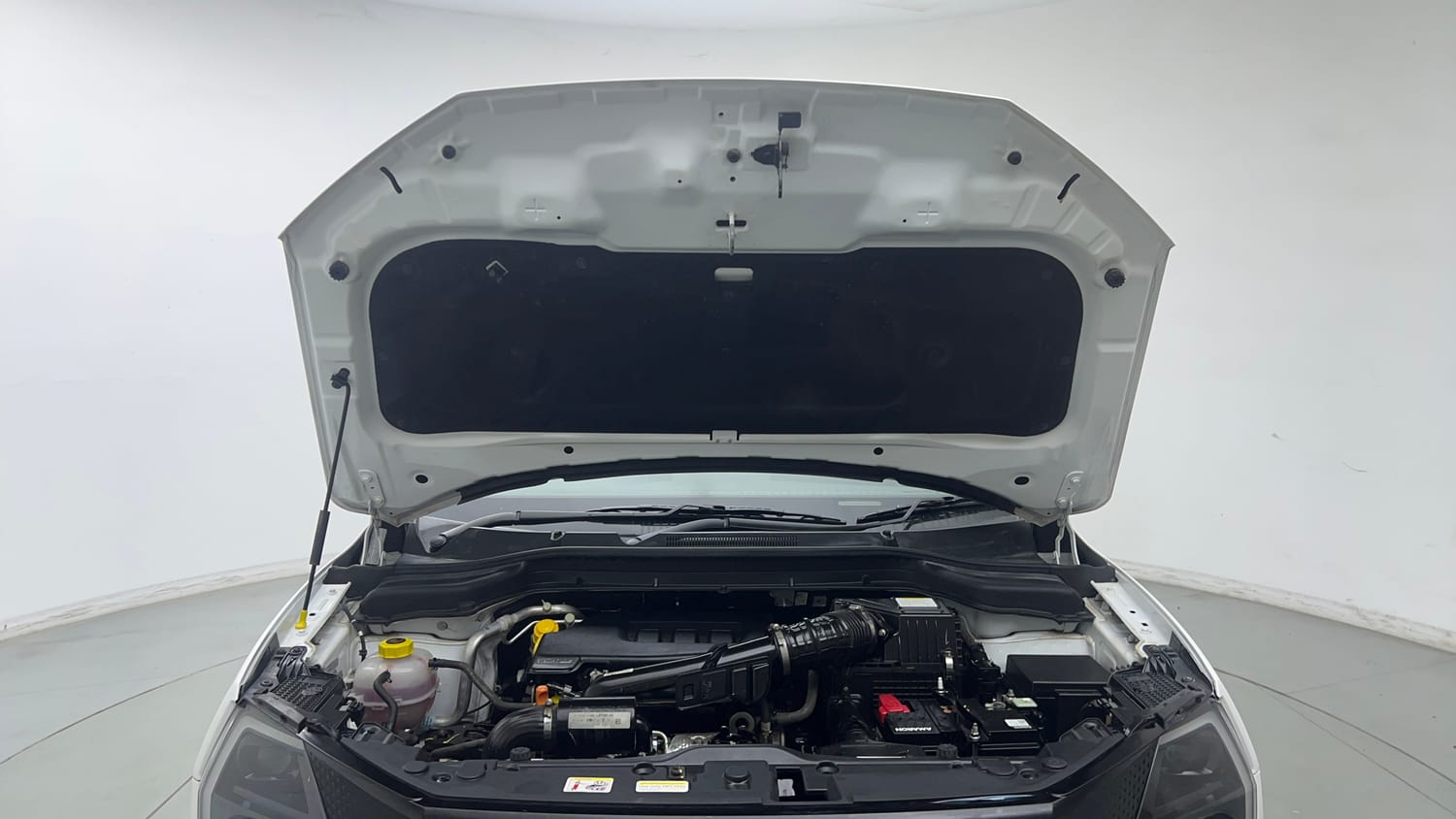 Used 2025 Mahindra XUV 3XO AX5 1.2 Petrol Petrol Manual engine ENGINE & BONNET OPEN FRONT VIEW