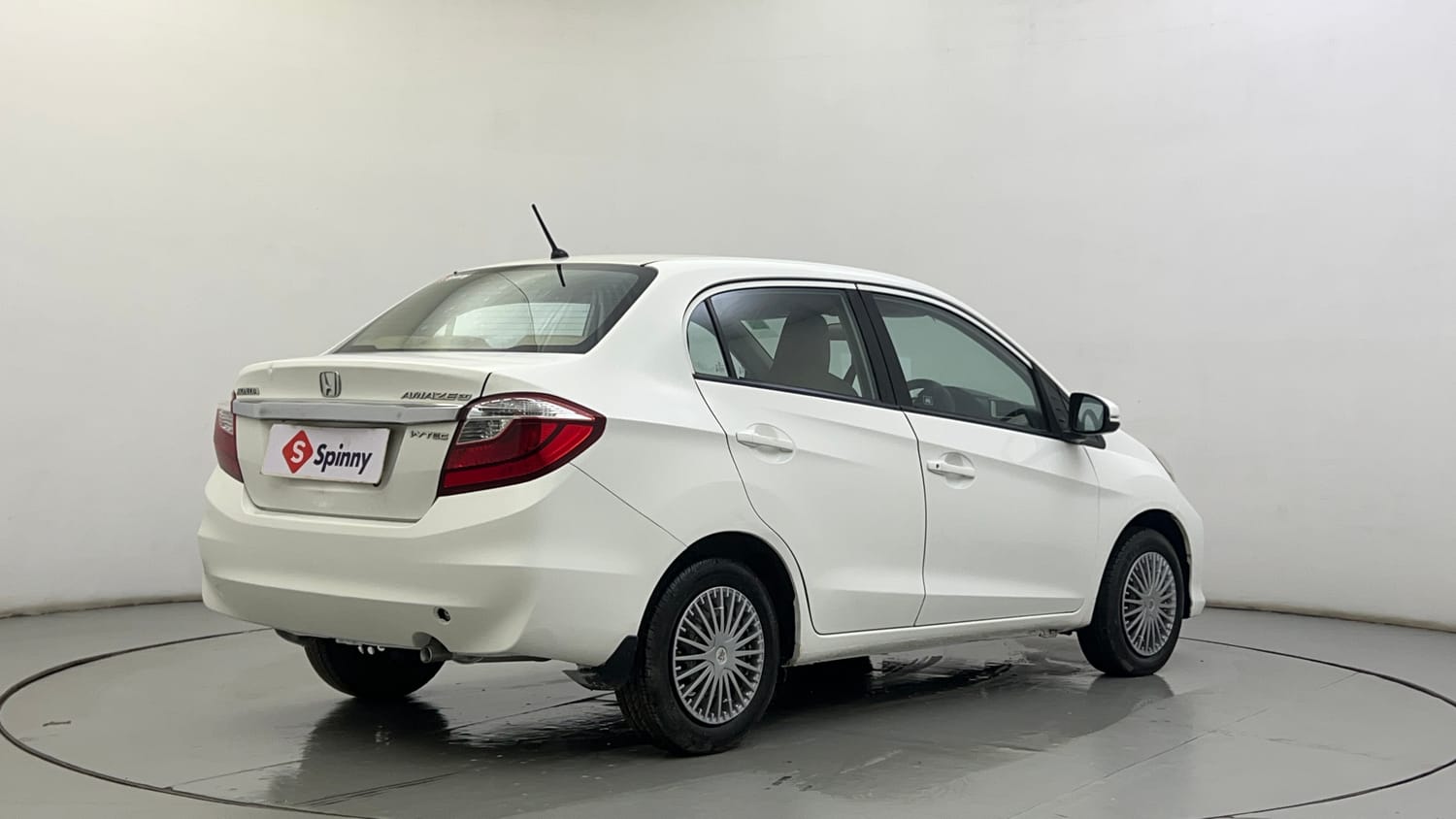 Used 2016 Honda Amaze 1.2 SX i-VTEC Petrol Manual exterior RIGHT REAR CORNER VIEW
