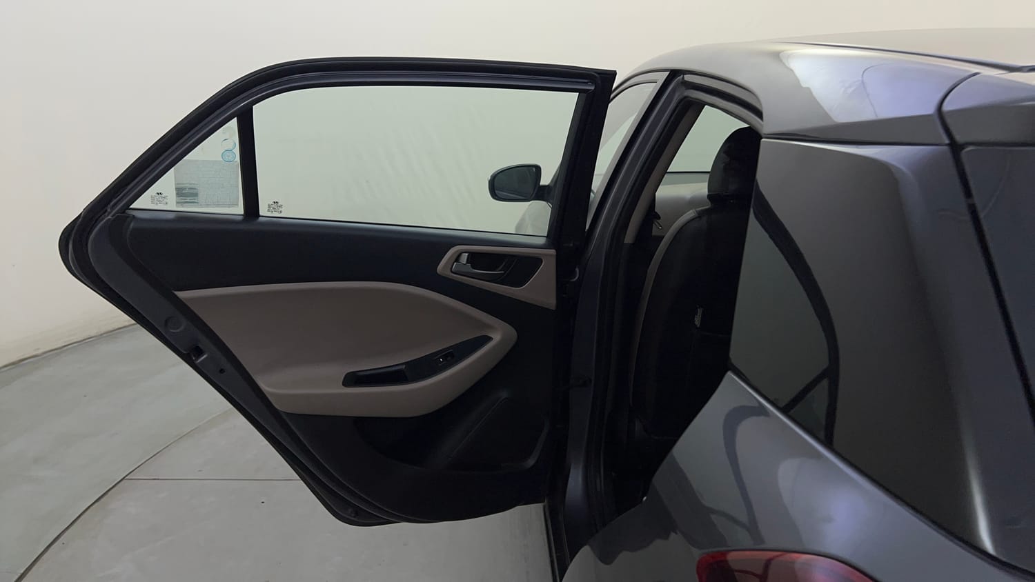 Used 2018 Hyundai Elite i20 Sportz 1.2 Petrol Manual interior LEFT REAR DOOR OPEN VIEW