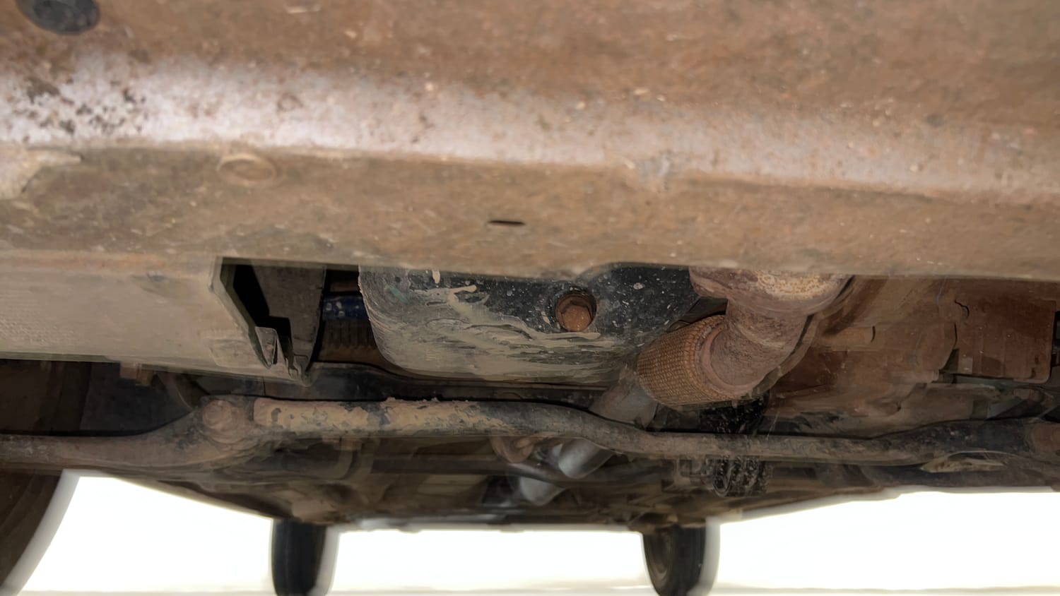 Used 2020 Tata Tiago XZA Plus Dual Tone Petrol Automatic extra FRONT LEFT UNDERBODY VIEW