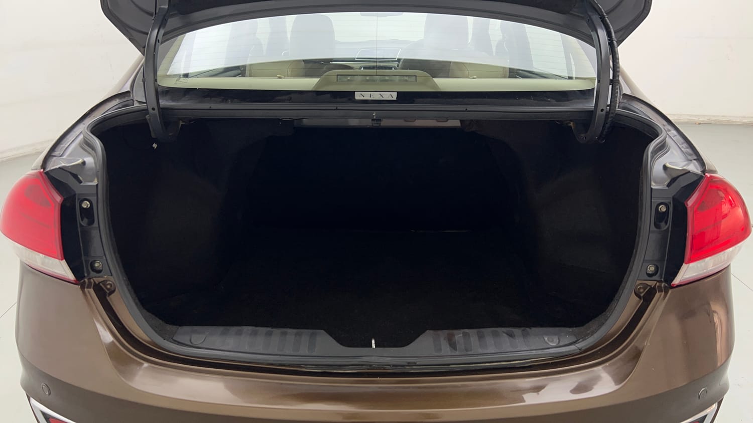 Used 2020 Maruti Suzuki Ciaz Alpha Hybrid 1.5 Petrol Manual interior DICKY INSIDE VIEW