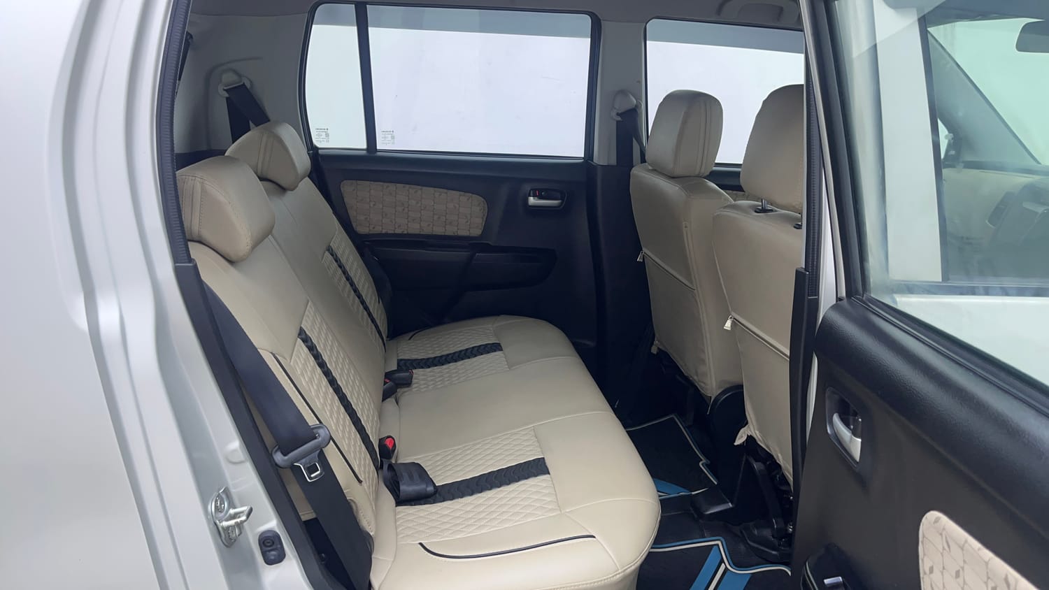 Used 2019 Maruti Suzuki Wagon R 1.0 VXI AMT (O) Petrol Automatic interior RIGHT SIDE REAR DOOR CABIN VIEW