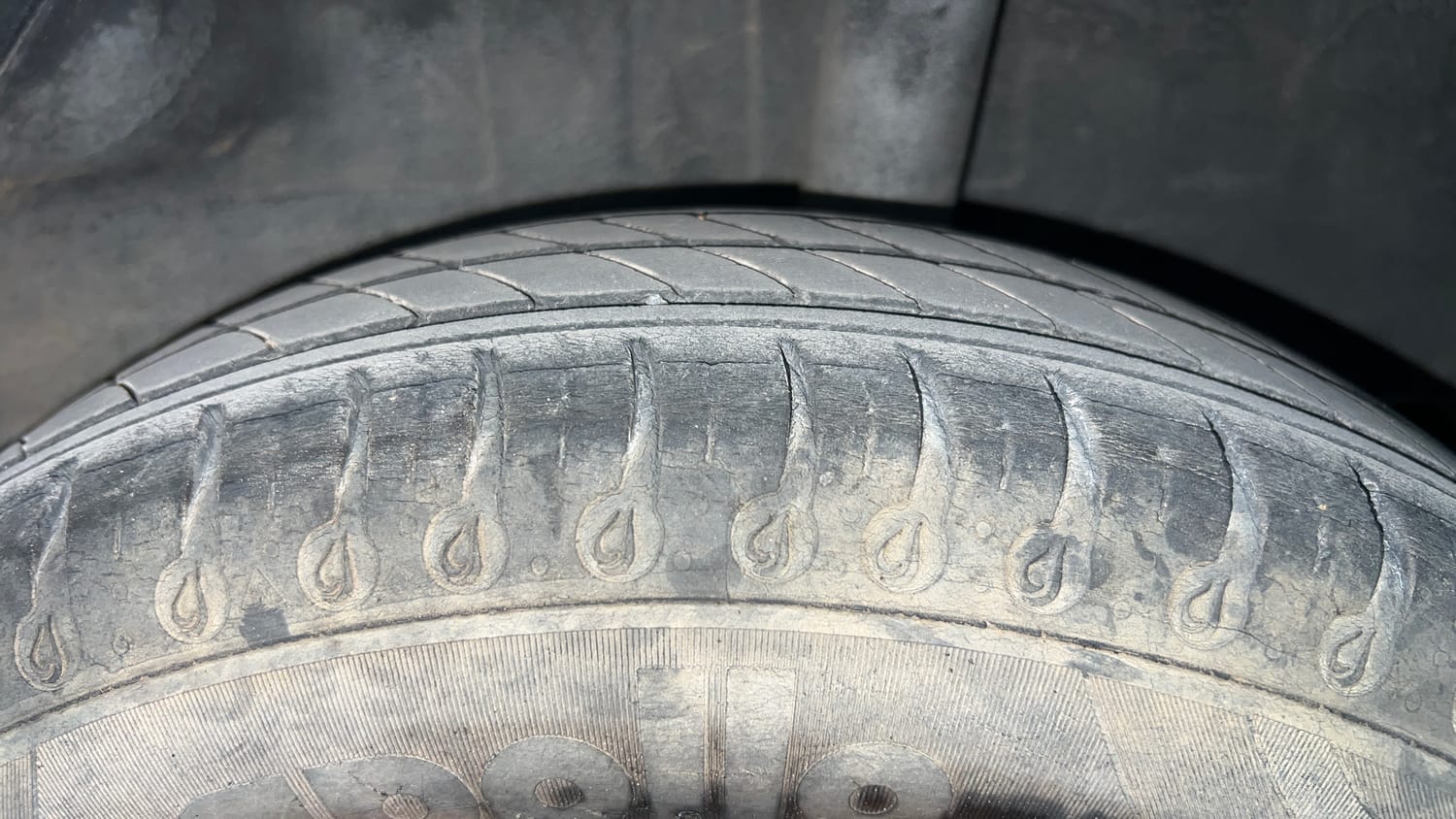 Used 2021 Datsun Redi-GO T(O) 1.0 AMT Petrol Automatic tyres LEFT REAR TYRE TREAD VIEW