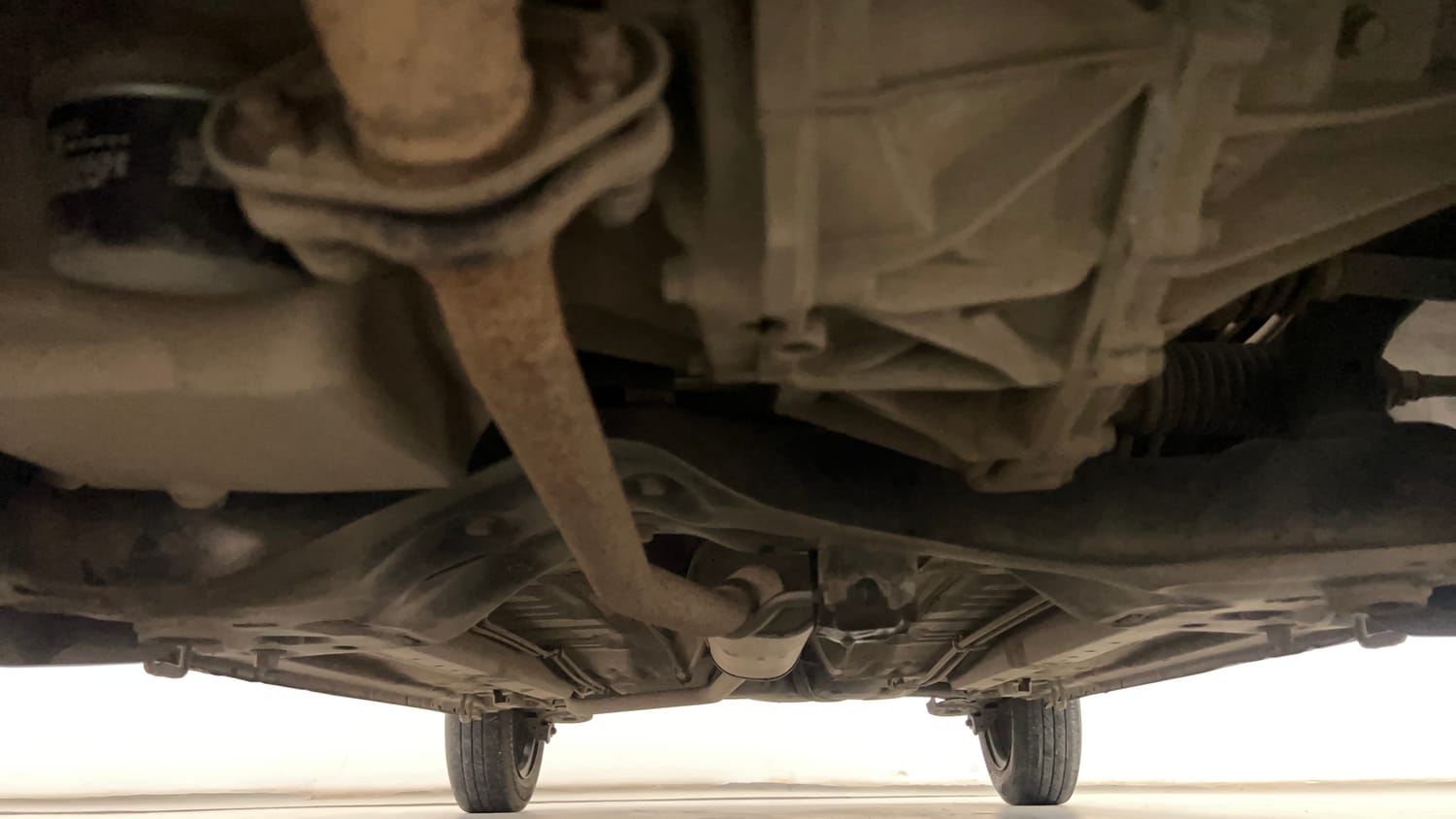 Used 2016 Maruti Suzuki Celerio VXi AMT Petrol Automatic extra FRONT LEFT UNDERBODY VIEW