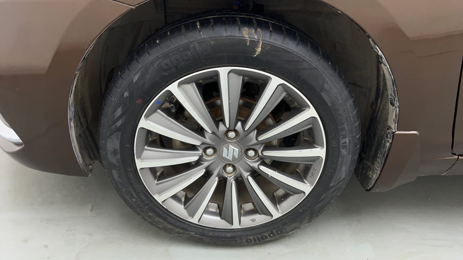 Used 2020 Maruti Suzuki Ciaz Alpha Hybrid 1.5 Petrol Manual tyres LEFT FRONT TYRE RIM VIEW