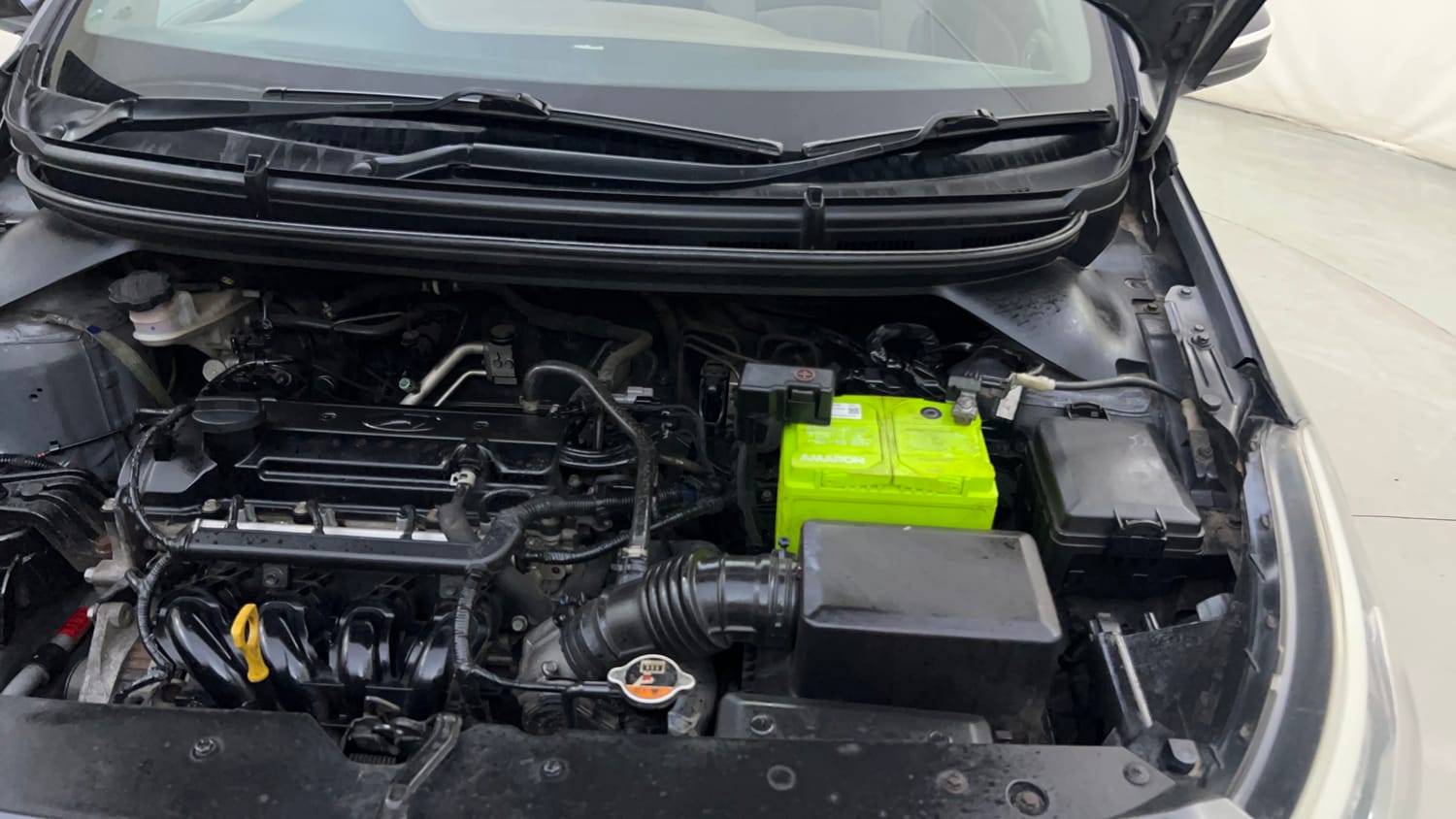 Used 2018 Hyundai Elite i20 Sportz 1.2 Petrol Manual engine ENGINE LEFT SIDE HINGE & APRON VIEW