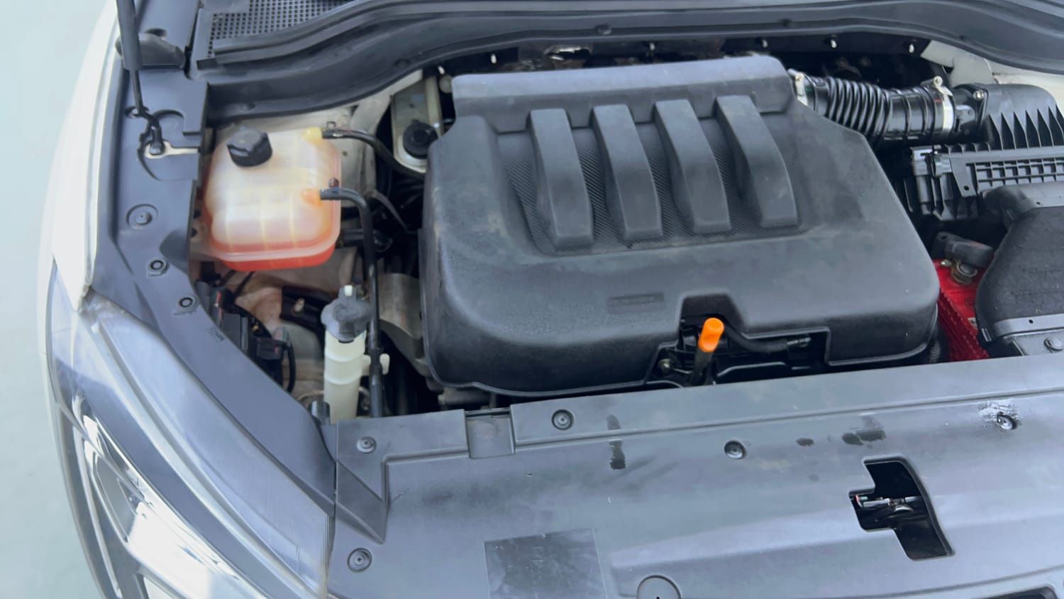 Used 2022 Mahindra XUV700 AX 5 Petrol MT 7 STR Petrol Manual engine ENGINE RIGHT SIDE VIEW