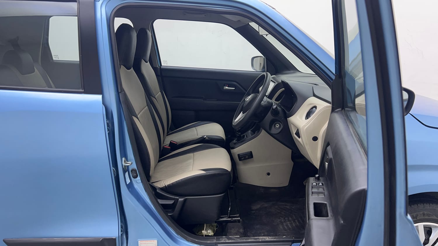 Used 2020 Maruti Suzuki Wagon R VXi 1.2 Petrol Manual interior RIGHT SIDE FRONT DOOR CABIN VIEW