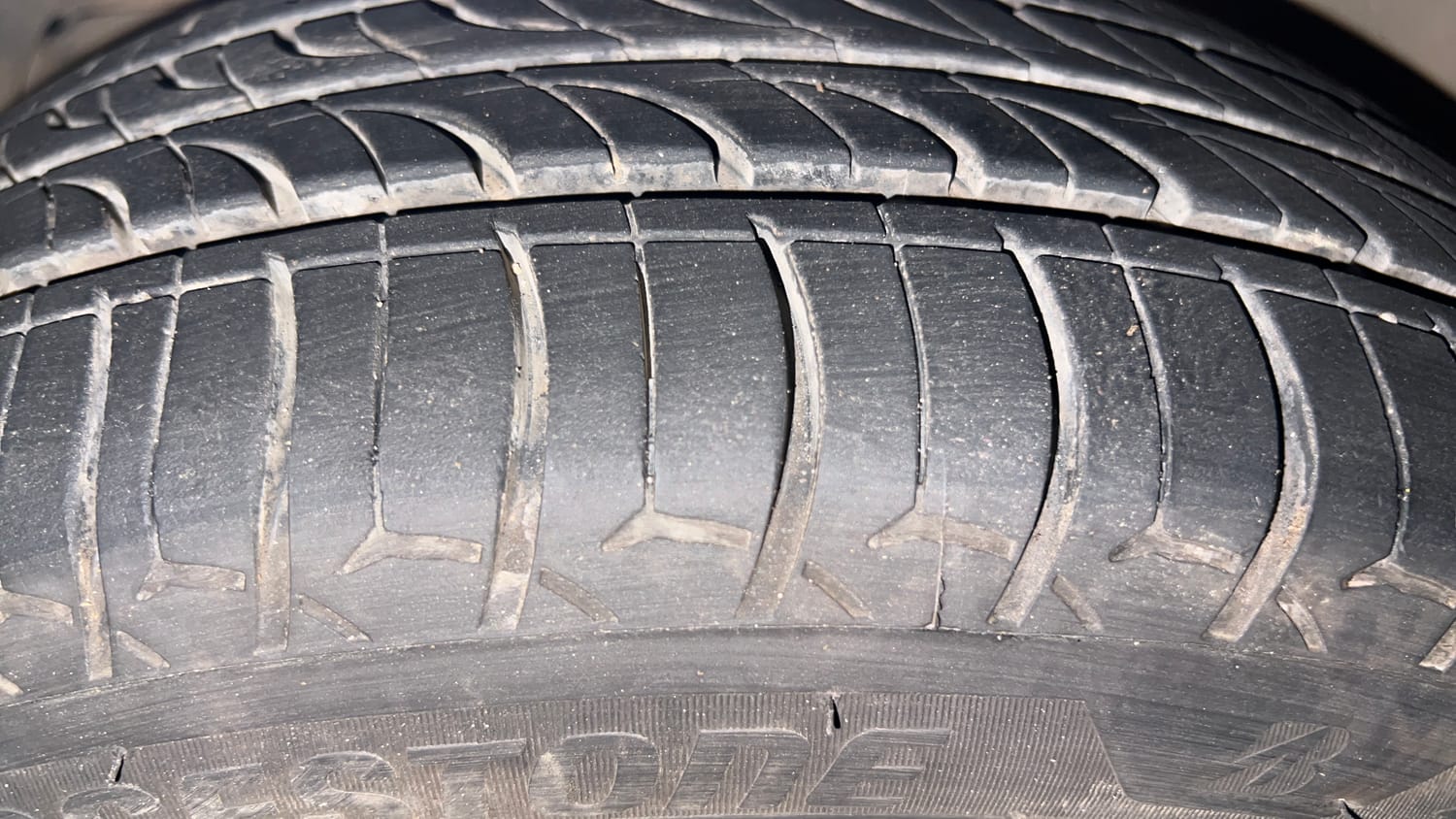 Used 2019 Tata Tiago Revotron XZA Plus Petrol Automatic tyres LEFT FRONT TYRE TREAD VIEW