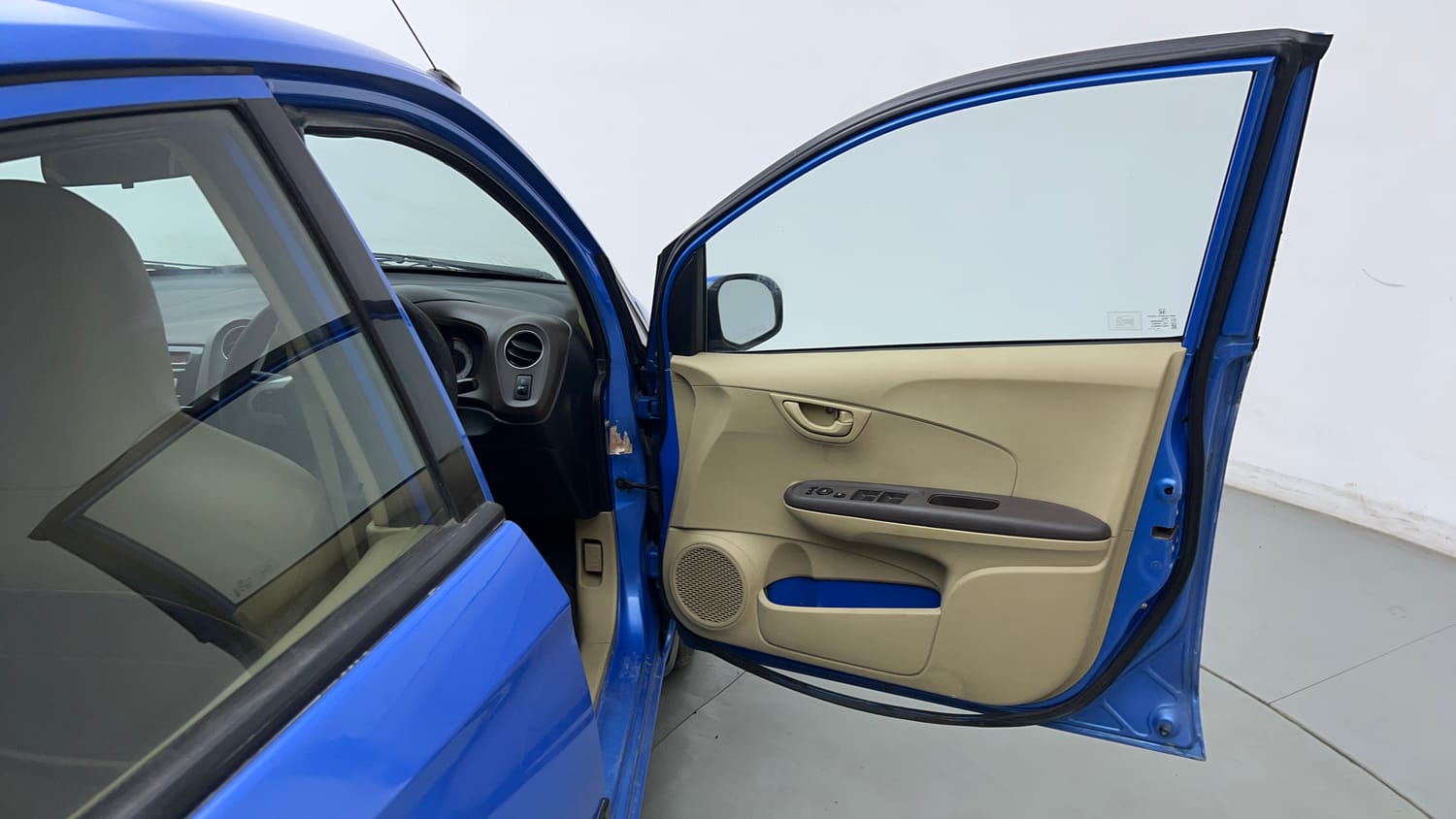 Used 2013 Honda Brio S MT Petrol Manual interior RIGHT FRONT DOOR OPEN VIEW