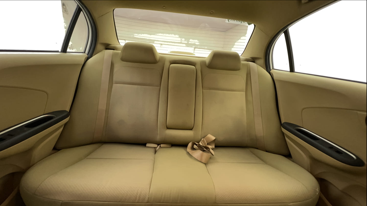 Used 2016 Honda Amaze 1.2 SX i-VTEC Petrol Manual interior REAR SEAT CONDITION VIEW