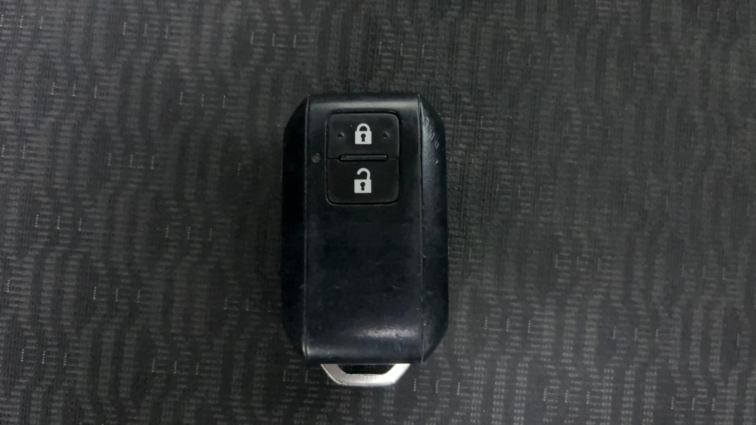 Used 2025 Maruti Suzuki Swift VXi (O) AMT Petrol Automatic extra CAR KEY VIEW