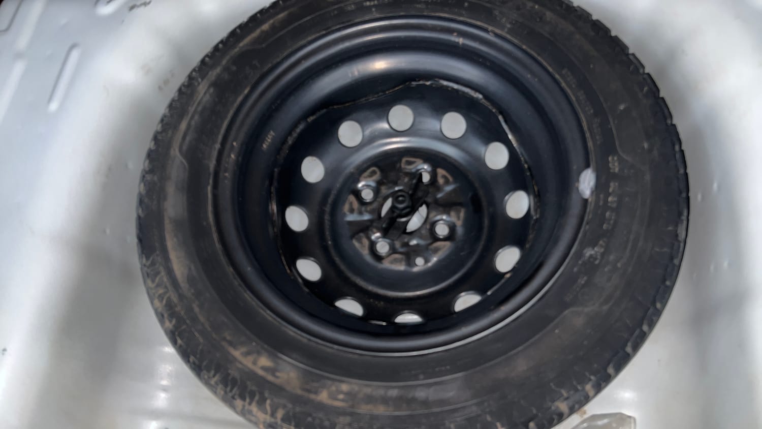 Used 2018 Hyundai Eon Era + Petrol Manual tyres SPARE TYRE VIEW