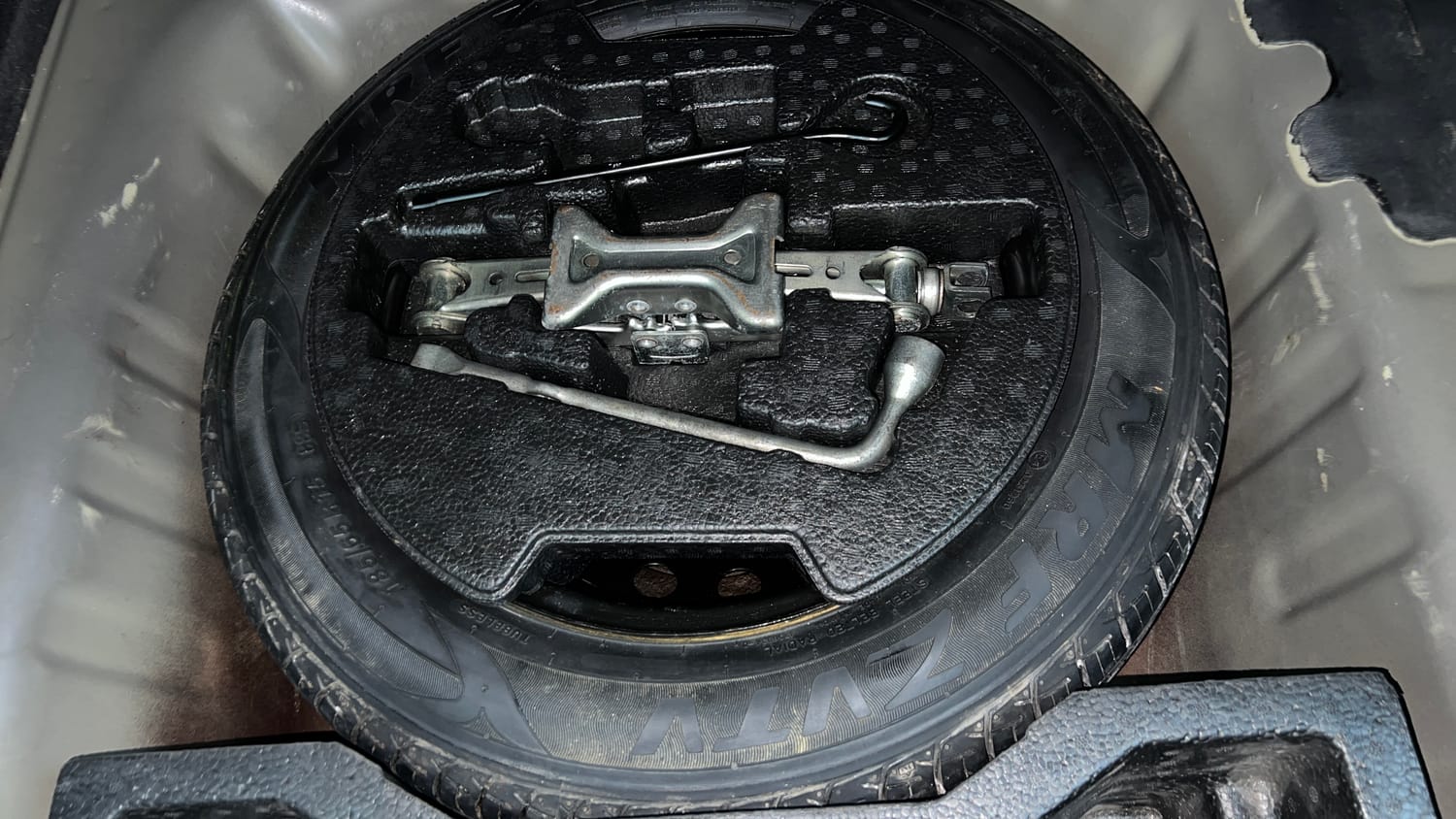 Used 2020 Maruti Suzuki Ciaz Alpha Hybrid 1.5 Petrol Manual tyres SPARE TYRE VIEW