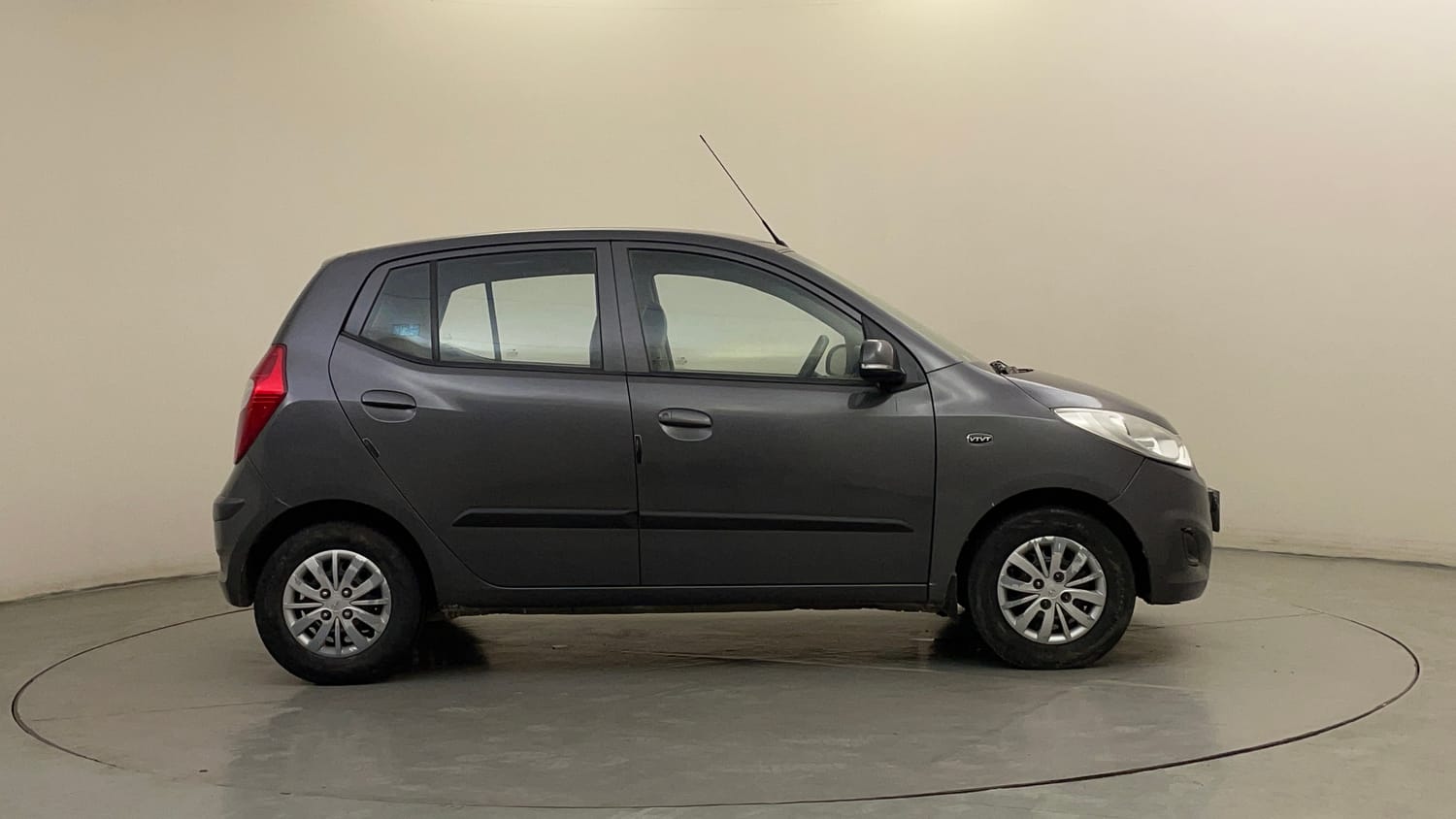 Used 2013 Hyundai i10 Magna 1.2 Kappa2 Petrol Manual exterior RIGHT SIDE VIEW