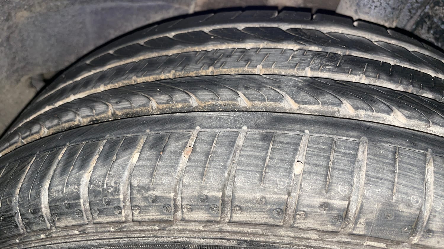 Used 2017 Hyundai Elite i20 Asta 1.2 Petrol Manual tyres LEFT REAR TYRE TREAD VIEW
